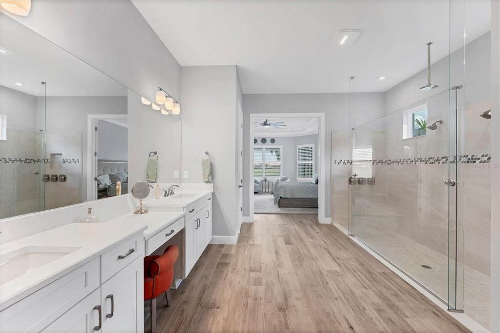 Под контрактом: $1,475,000 (3 спален, 3 ванн, 3026 Квадратных фут)