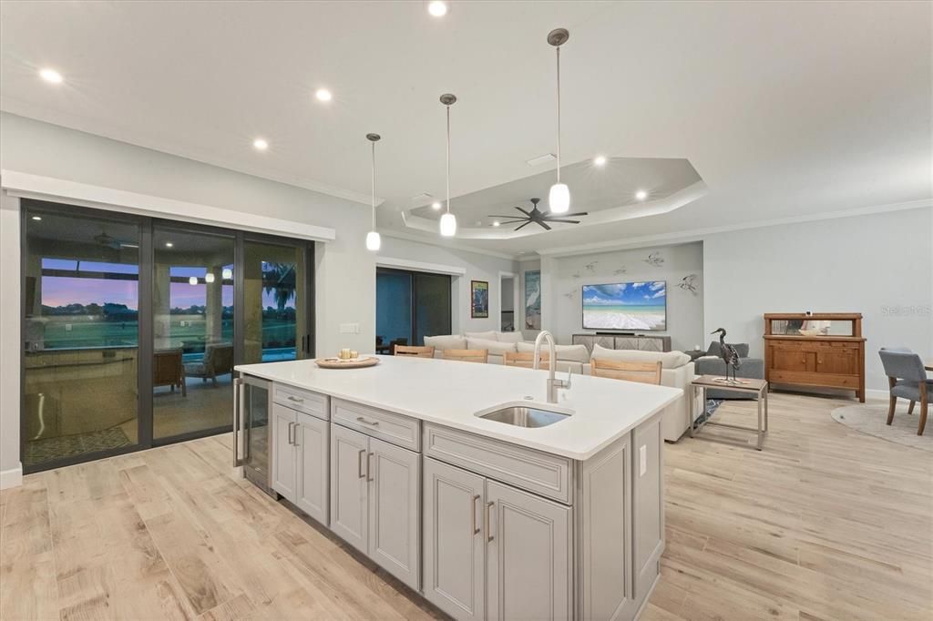 Под контрактом: $1,475,000 (3 спален, 3 ванн, 3026 Квадратных фут)