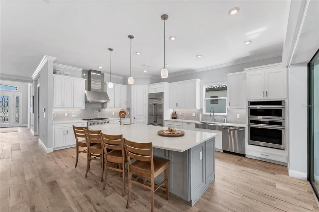 Под контрактом: $1,475,000 (3 спален, 3 ванн, 3026 Квадратных фут)