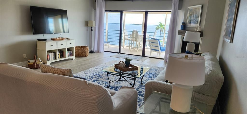 出租: $4,800 (2 贝兹, 2 浴室, 1365 平方英尺)