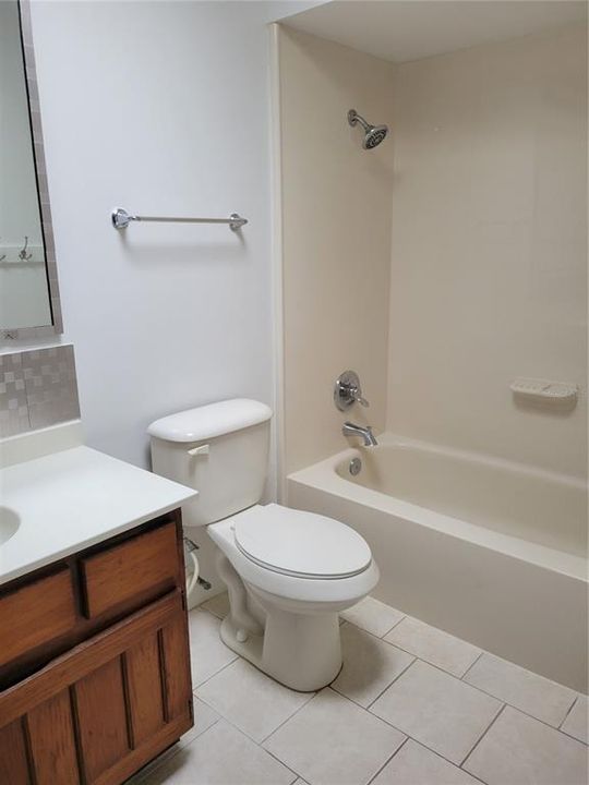 В аренду: $1,550 (2 спален, 1 ванн, 950 Квадратных фут)