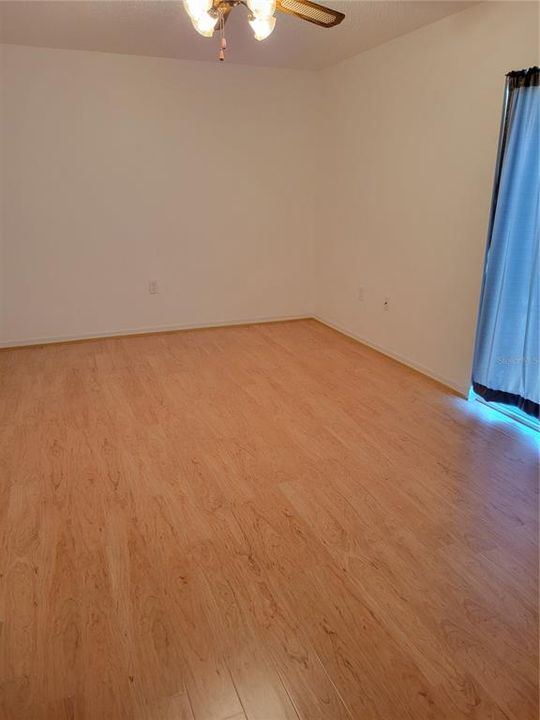 В аренду: $1,550 (2 спален, 1 ванн, 950 Квадратных фут)