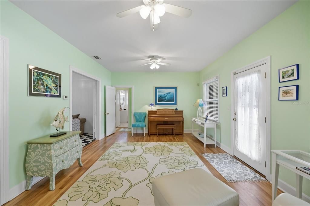 Activo con contrato: $499,999 (3 camas, 2 baños, 1509 Pies cuadrados)