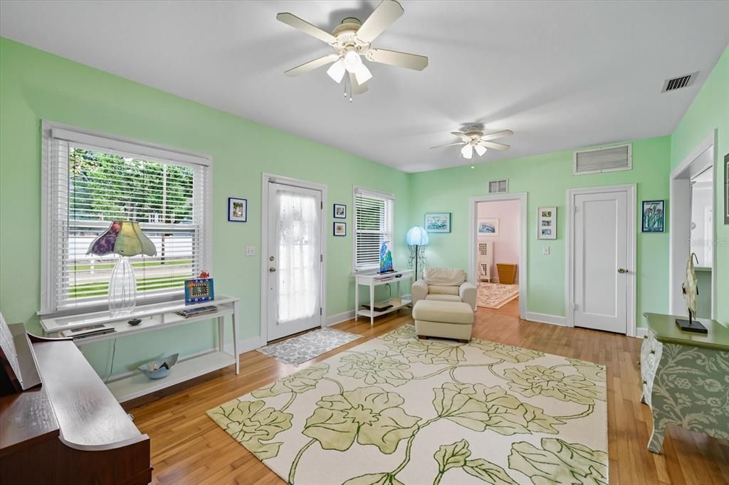 Activo con contrato: $499,999 (3 camas, 2 baños, 1509 Pies cuadrados)