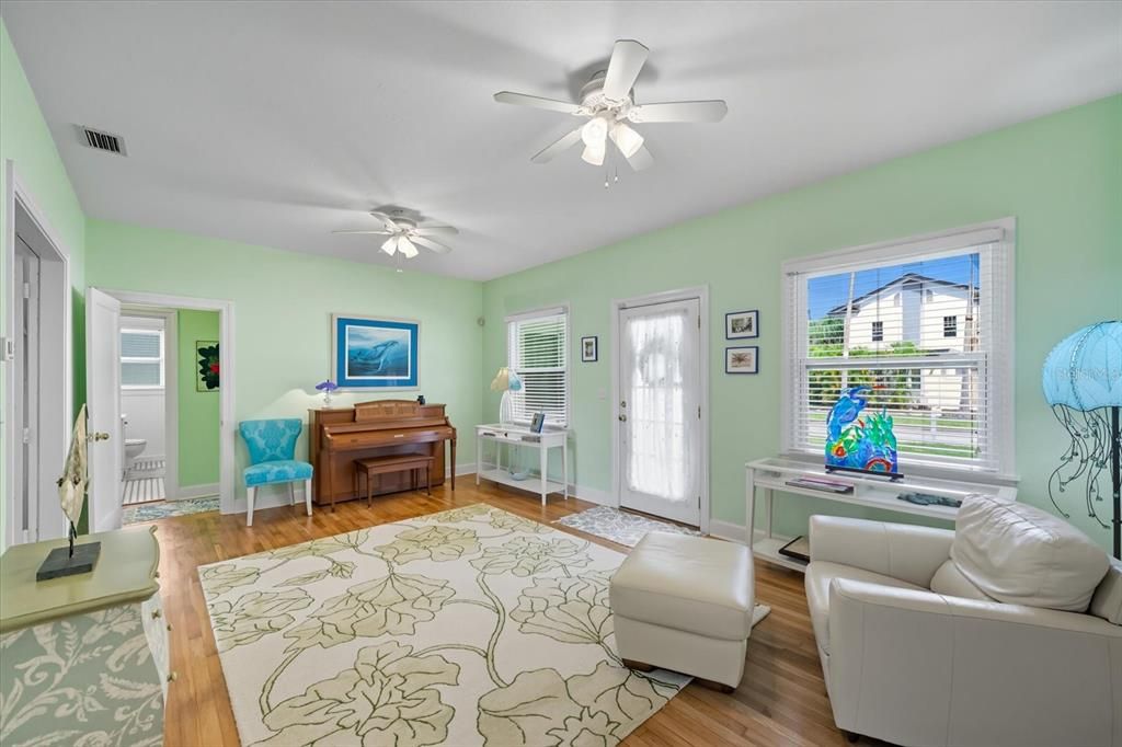 Activo con contrato: $499,999 (3 camas, 2 baños, 1509 Pies cuadrados)