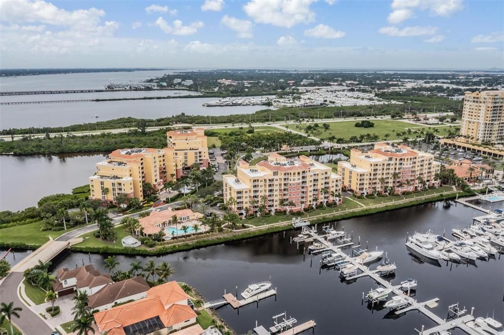 For Sale: $420,000 (2 beds, 2 baths, 1758 Square Feet)