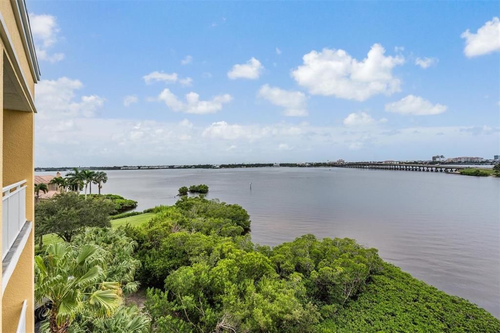 For Sale: $420,000 (2 beds, 2 baths, 1758 Square Feet)