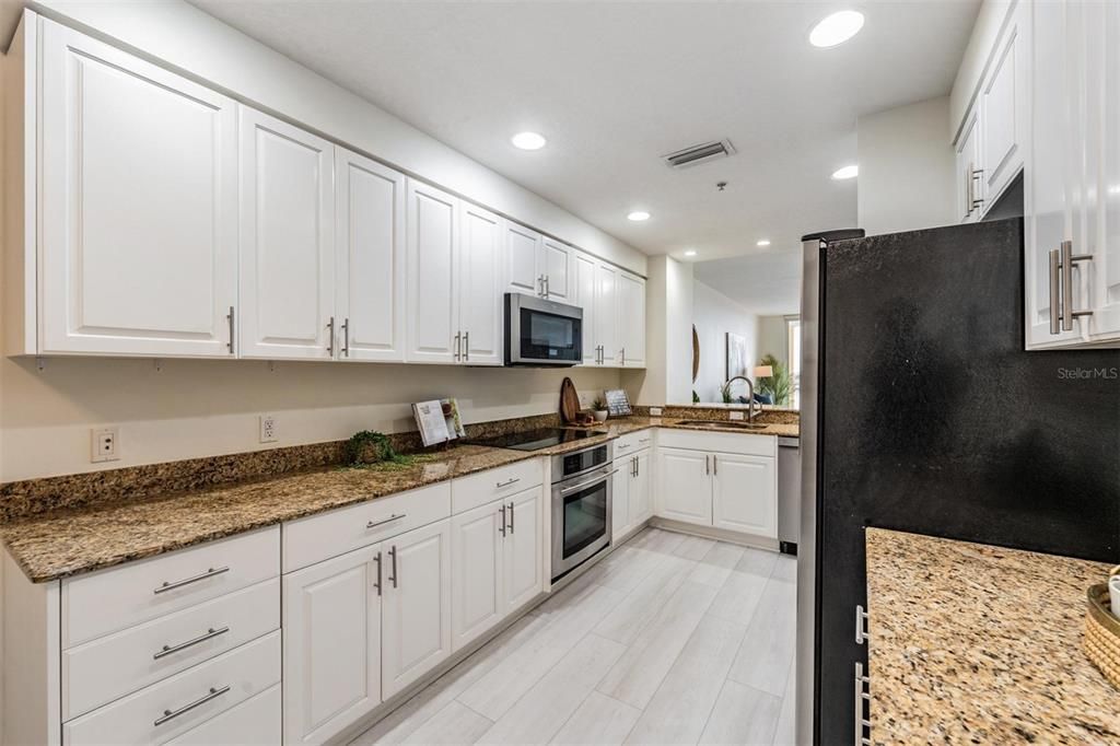 For Sale: $420,000 (2 beds, 2 baths, 1758 Square Feet)