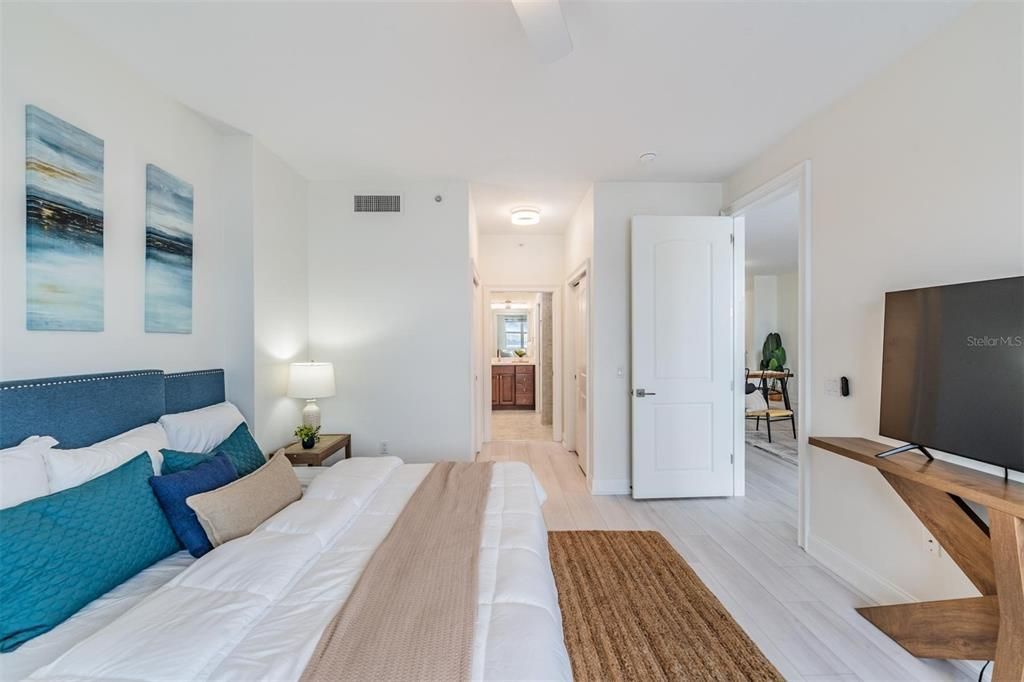 For Sale: $420,000 (2 beds, 2 baths, 1758 Square Feet)