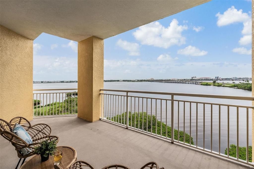 For Sale: $420,000 (2 beds, 2 baths, 1758 Square Feet)