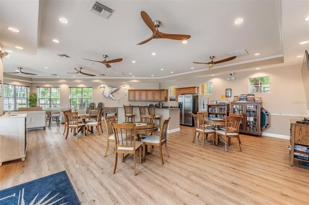 For Sale: $420,000 (2 beds, 2 baths, 1758 Square Feet)