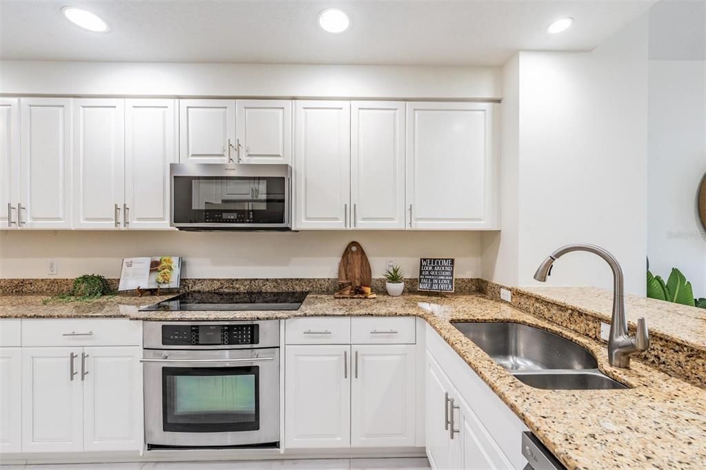 For Sale: $420,000 (2 beds, 2 baths, 1758 Square Feet)