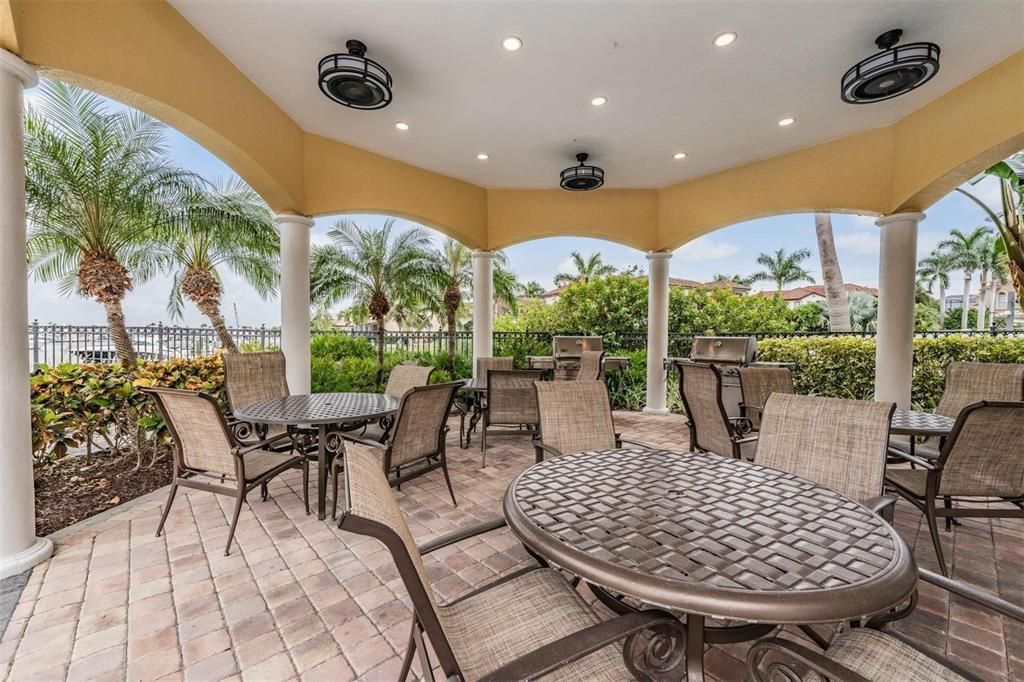 For Sale: $420,000 (2 beds, 2 baths, 1758 Square Feet)