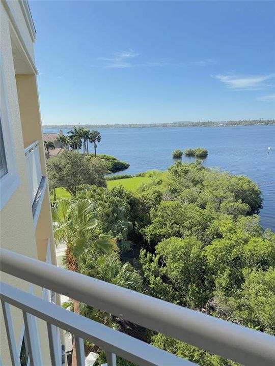 For Sale: $420,000 (2 beds, 2 baths, 1758 Square Feet)