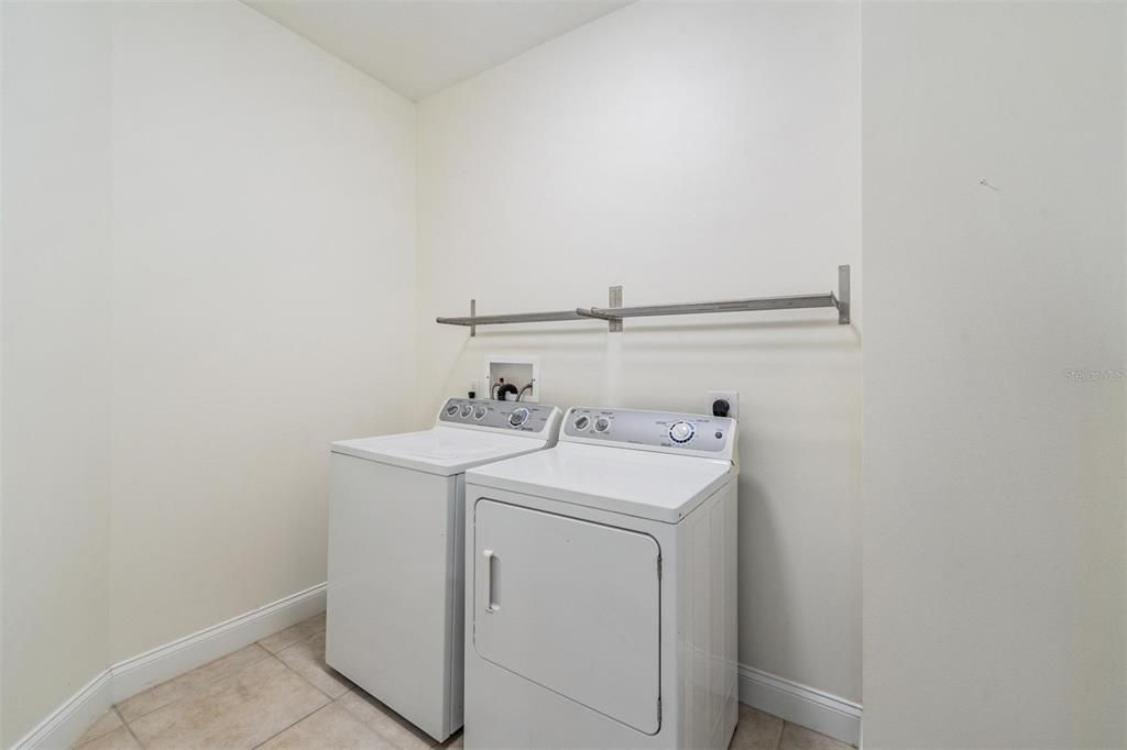 For Sale: $420,000 (2 beds, 2 baths, 1758 Square Feet)