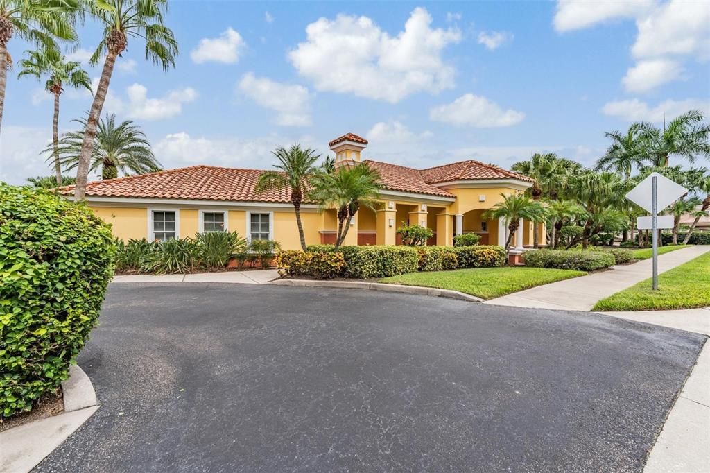 For Sale: $420,000 (2 beds, 2 baths, 1758 Square Feet)