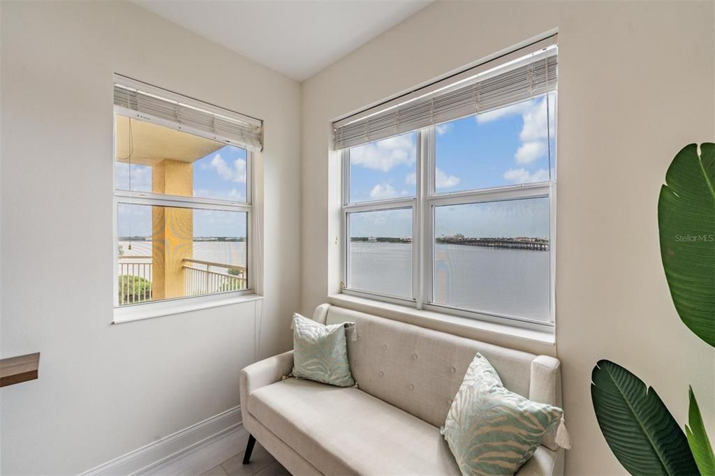 For Sale: $420,000 (2 beds, 2 baths, 1758 Square Feet)