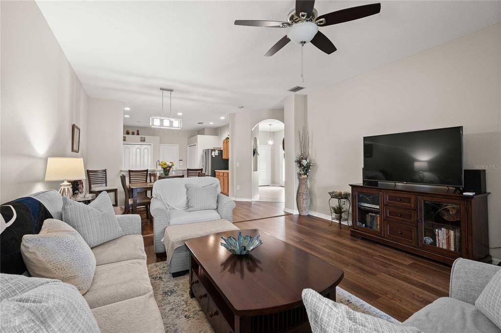 Active With Contract: $350,000 (2 beds, 2 baths, 1722 Square Feet)