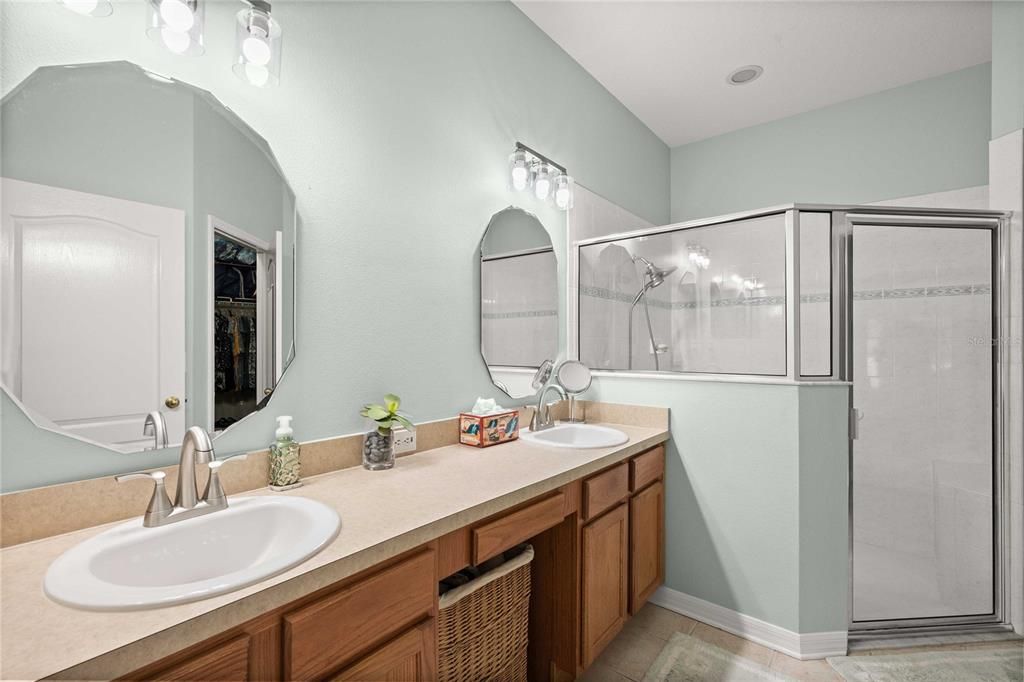 Active With Contract: $350,000 (2 beds, 2 baths, 1722 Square Feet)