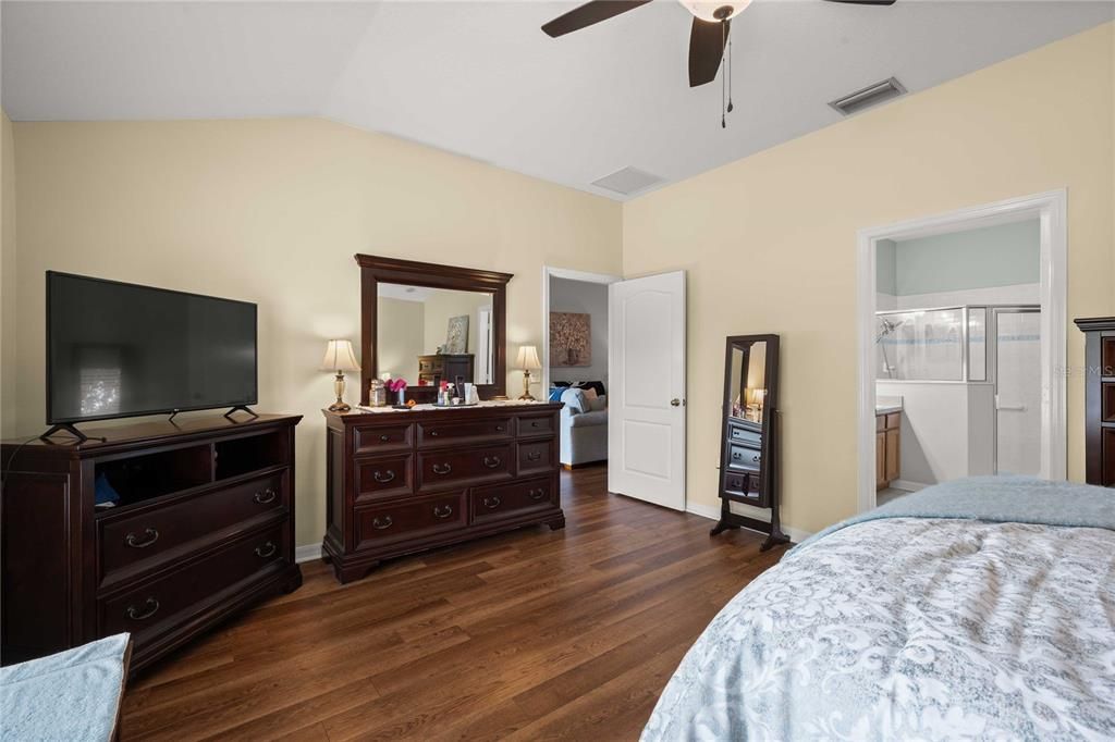 Active With Contract: $350,000 (2 beds, 2 baths, 1722 Square Feet)