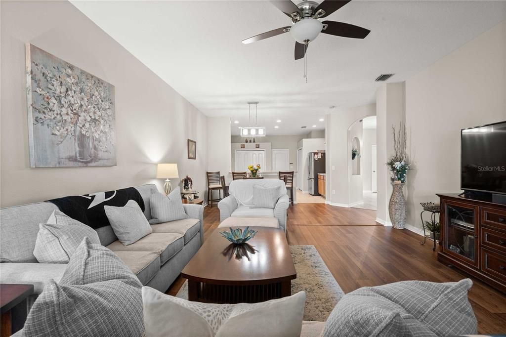 Active With Contract: $350,000 (2 beds, 2 baths, 1722 Square Feet)