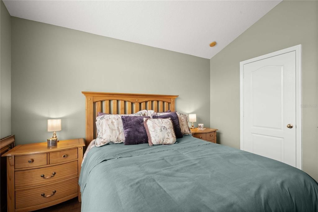 Active With Contract: $350,000 (2 beds, 2 baths, 1722 Square Feet)