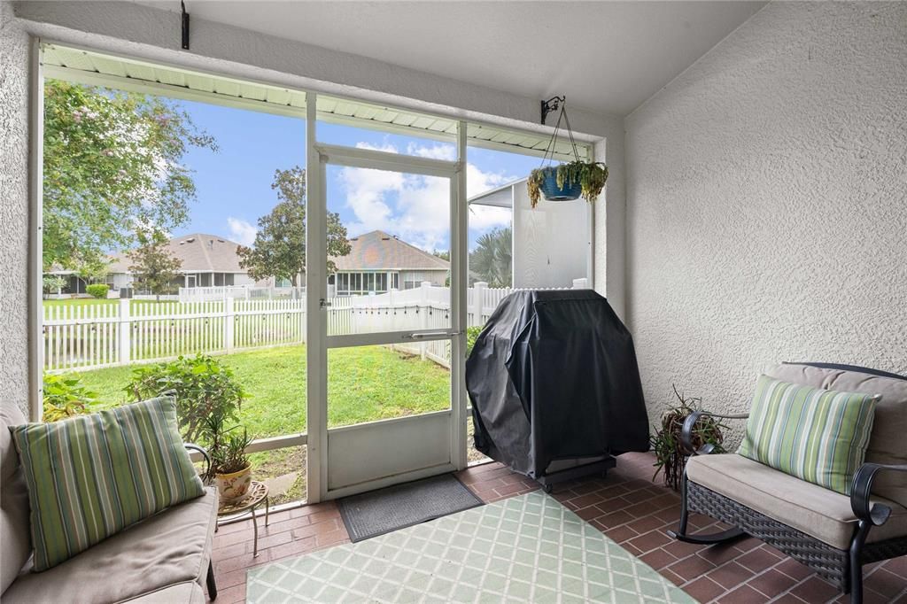 Active With Contract: $350,000 (2 beds, 2 baths, 1722 Square Feet)