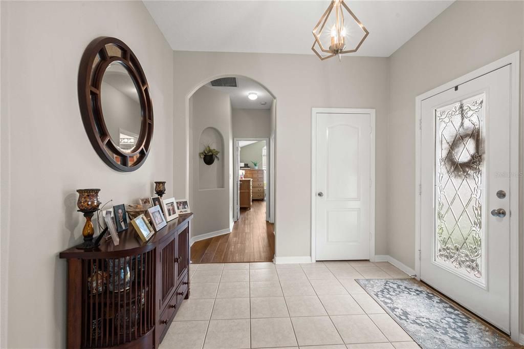 Active With Contract: $350,000 (2 beds, 2 baths, 1722 Square Feet)