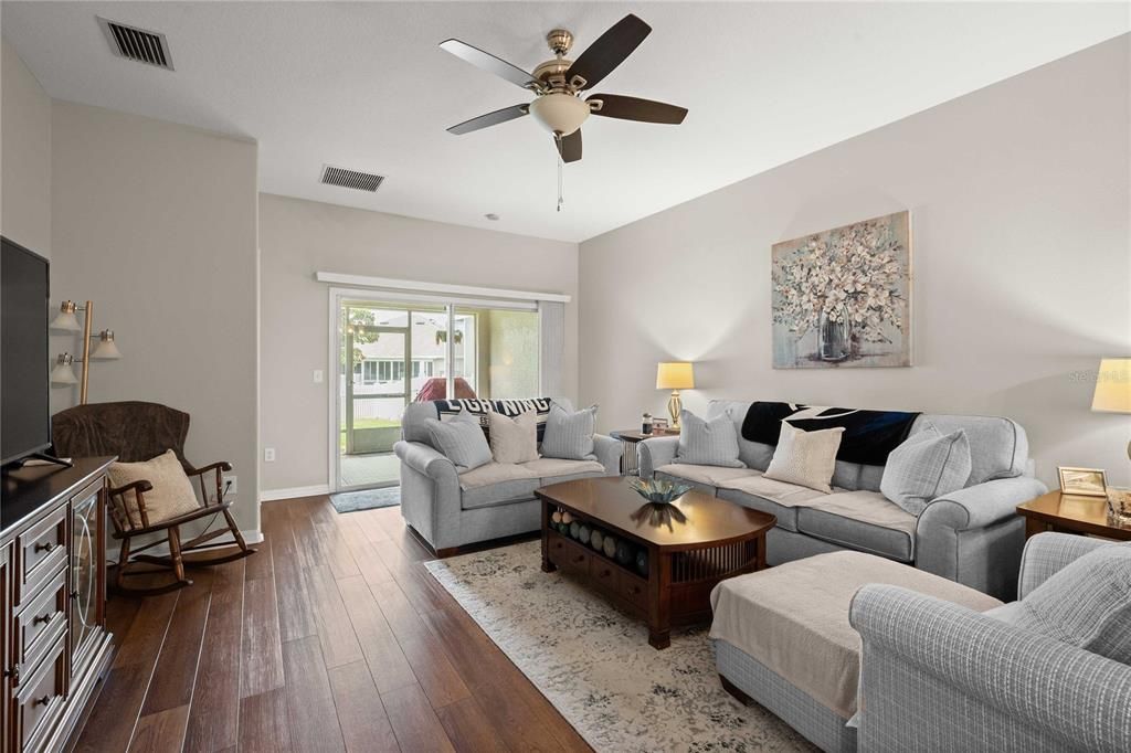 Active With Contract: $350,000 (2 beds, 2 baths, 1722 Square Feet)