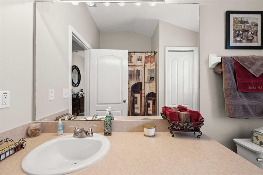 Active With Contract: $350,000 (2 beds, 2 baths, 1722 Square Feet)