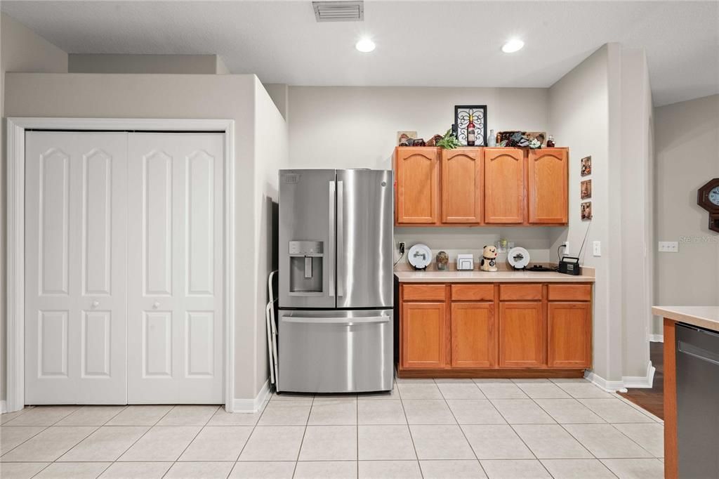 Active With Contract: $350,000 (2 beds, 2 baths, 1722 Square Feet)