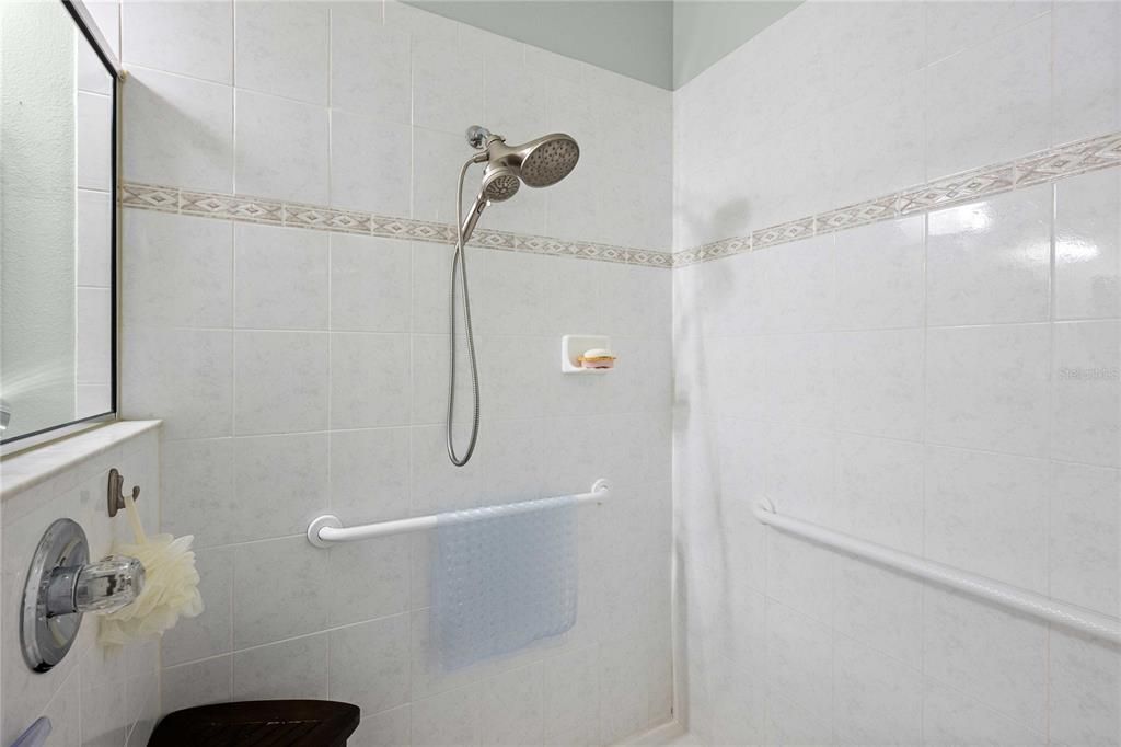 Active With Contract: $350,000 (2 beds, 2 baths, 1722 Square Feet)