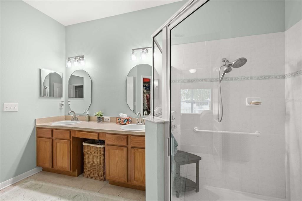 Active With Contract: $350,000 (2 beds, 2 baths, 1722 Square Feet)