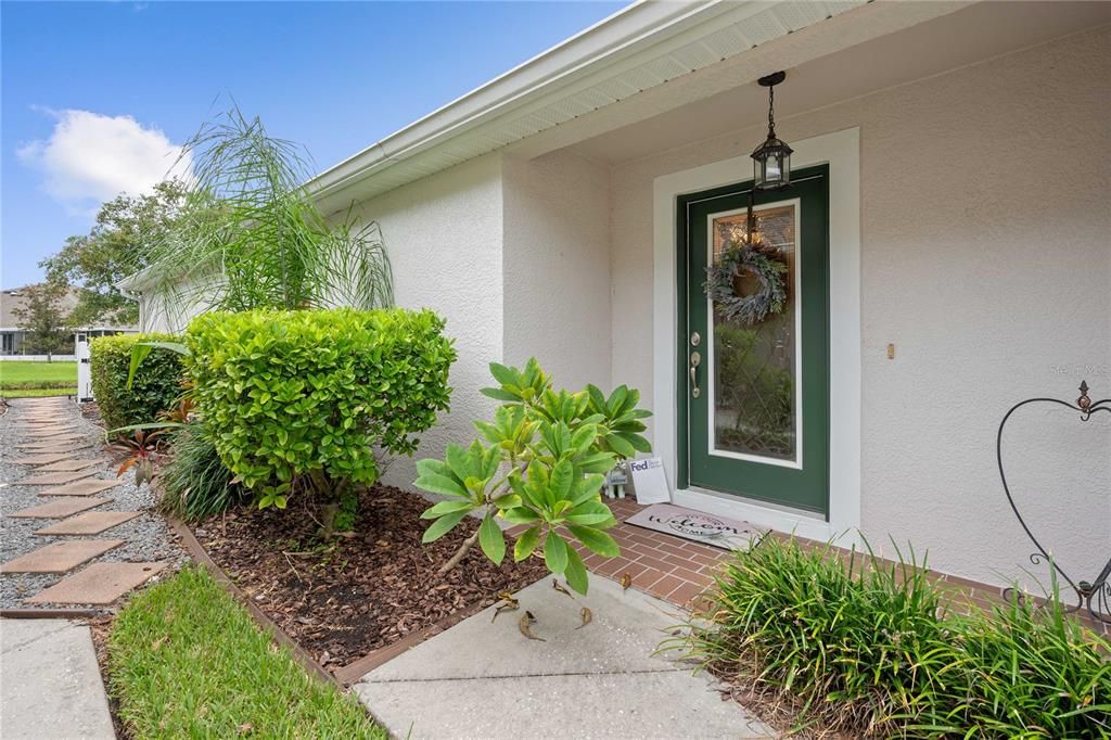 Active With Contract: $350,000 (2 beds, 2 baths, 1722 Square Feet)