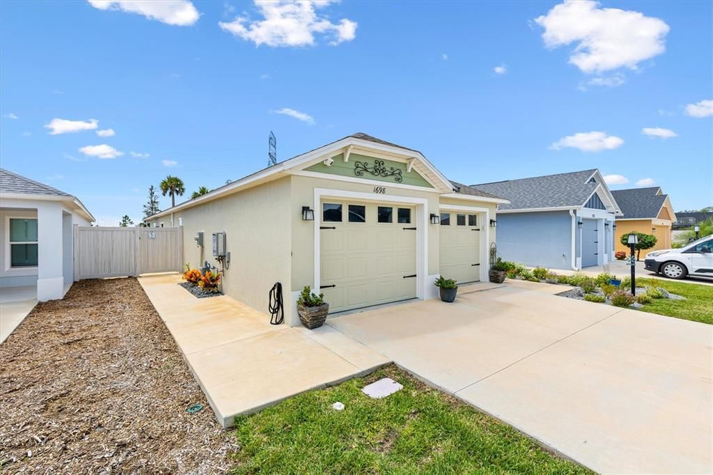 Active With Contract: $369,000 (3 beds, 2 baths, 1499 Square Feet)