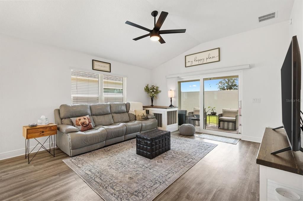 Active With Contract: $369,000 (3 beds, 2 baths, 1499 Square Feet)