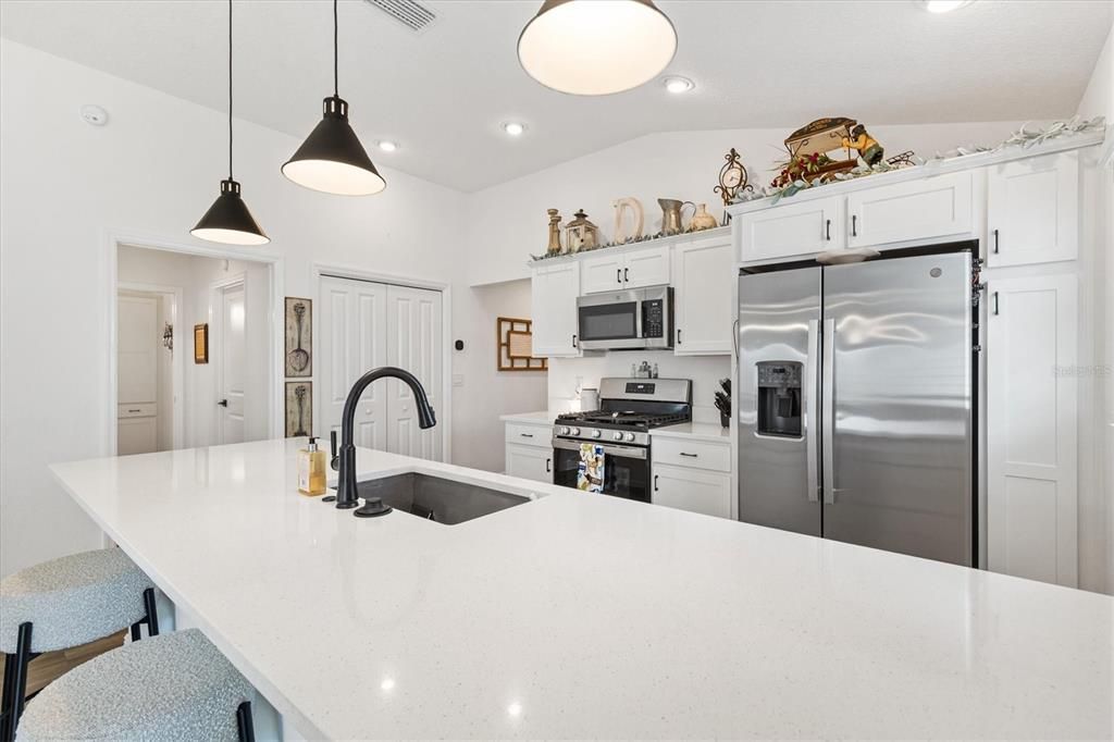 Active With Contract: $369,000 (3 beds, 2 baths, 1499 Square Feet)