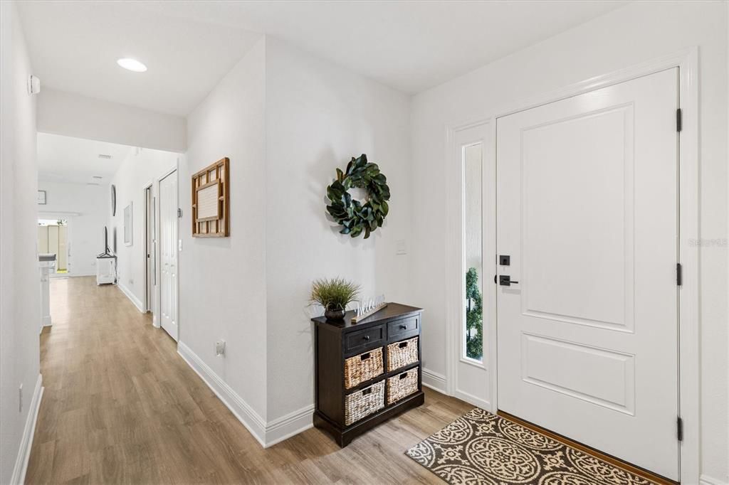 Active With Contract: $369,000 (3 beds, 2 baths, 1499 Square Feet)