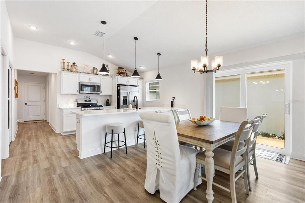 Active With Contract: $369,000 (3 beds, 2 baths, 1499 Square Feet)