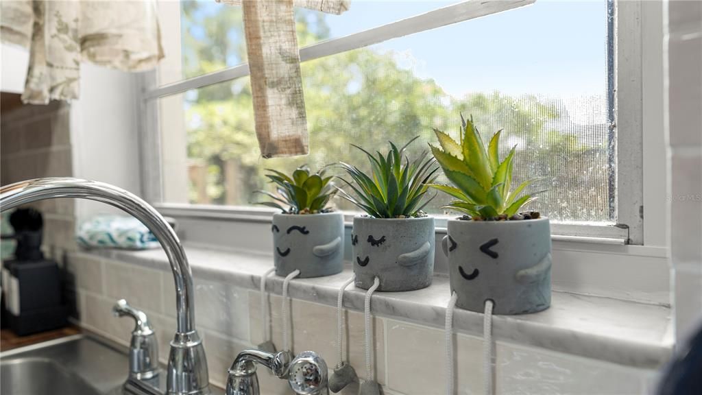 For Sale: $268,900 (3 beds, 2 baths, 1188 Square Feet)