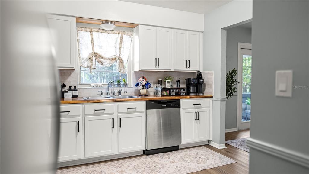 For Sale: $268,900 (3 beds, 2 baths, 1188 Square Feet)