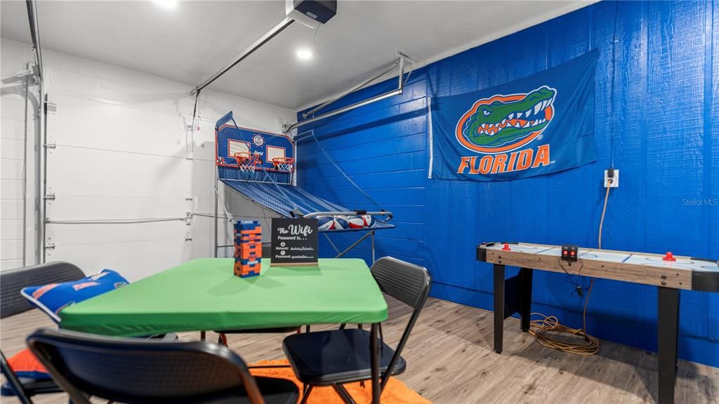 For Sale: $268,900 (3 beds, 2 baths, 1188 Square Feet)