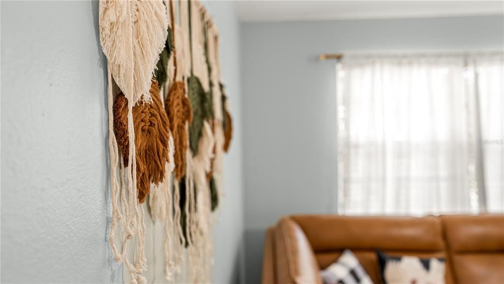 For Sale: $268,900 (3 beds, 2 baths, 1188 Square Feet)