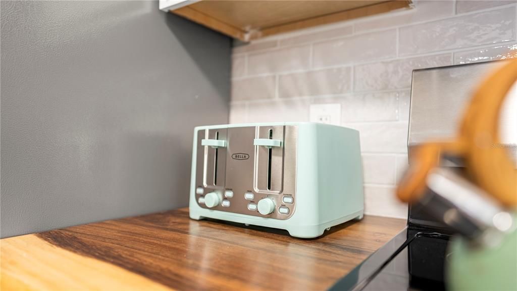 For Sale: $268,900 (3 beds, 2 baths, 1188 Square Feet)