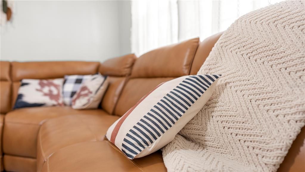 For Sale: $268,900 (3 beds, 2 baths, 1188 Square Feet)