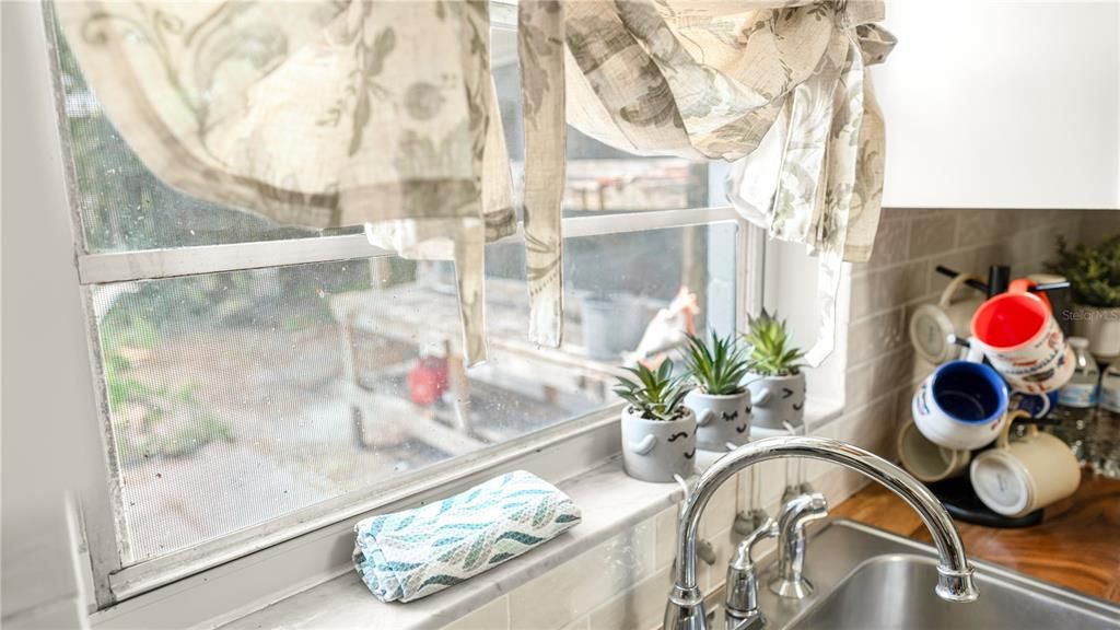 For Sale: $268,900 (3 beds, 2 baths, 1188 Square Feet)