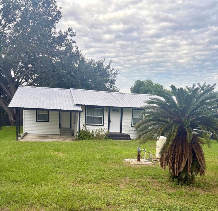 На продажу: $148,990 (2 спален, 1 ванн, 936 Квадратных фут)