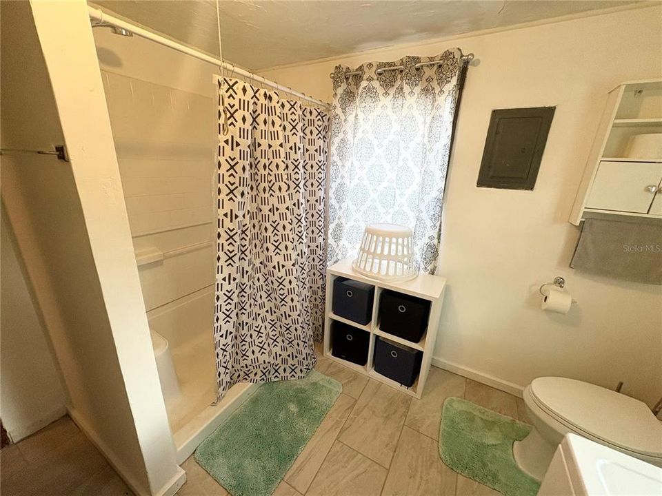 На продажу: $148,990 (2 спален, 1 ванн, 936 Квадратных фут)