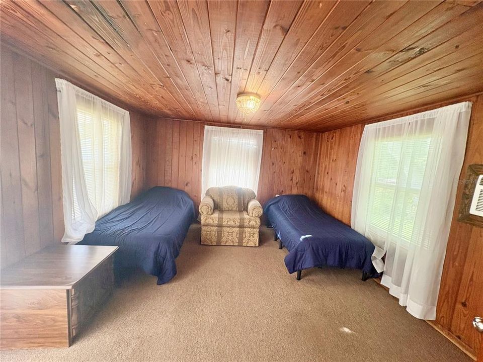 На продажу: $148,990 (2 спален, 1 ванн, 936 Квадратных фут)