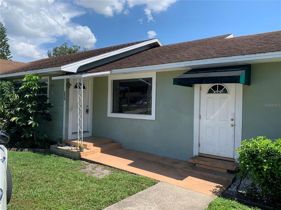 合同活跃: $1,500 (3 贝兹, 2 浴室, 1731 平方英尺)